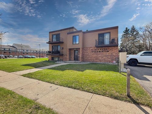 4-1225 7th St S, Moorhead, MN, 56560-3463 | Card Image