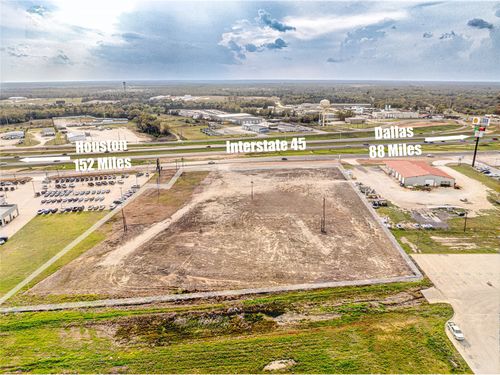 350 Interstate 45 E, Fairfield, TX, 75840-2422 | Card Image