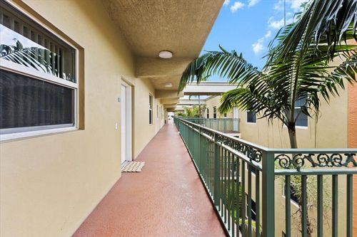 504-1620 Presidential Way, West Palm Beach, FL, 33401-1861 | Card Image