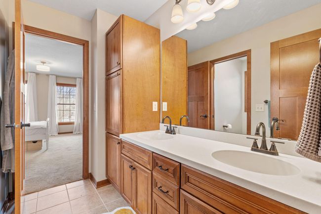 Jack & jill bathroom on upper level. | Image 43