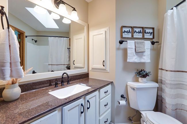 16-web-or-mls- 13385-179-12-Ave-NW-Interior-11.jpg | Image 15