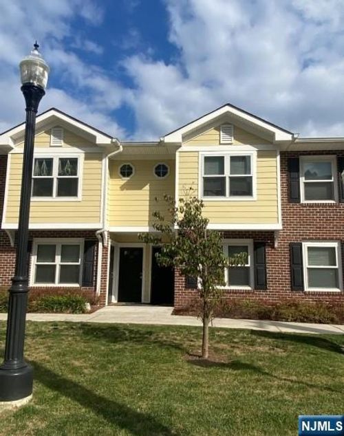 290 3rd, Hackensack, NJ, 07960 | Card Image