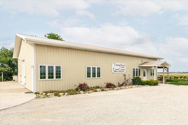 31506 Pioneer Trl, House other with 6 bedrooms, 3 bathrooms and 8 parking in Treynor IA | Image 69
