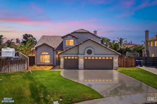 3902 Ocean Breeze Ave, Bakersfield, CA, 93313-4442 | Card Image