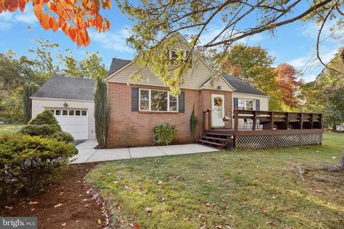 3209 Charles Griffin Dr, Garnet Valley, PA, 19060-2203 | Card Image