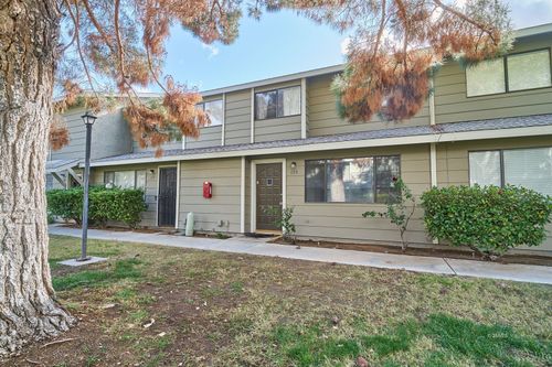 195 E Upjohn Ave, Ridgecrest, CA, 93555-4179 | Card Image