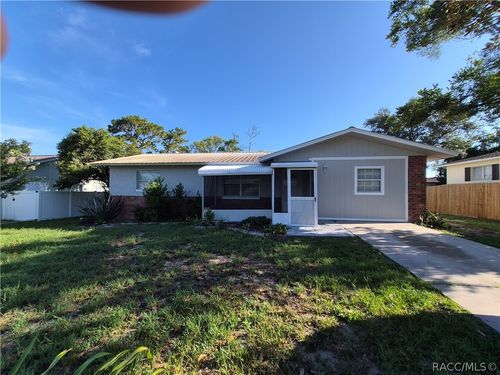 9 Michigan St, BEVERLY HILLS, FL, 34465-4360 | Card Image