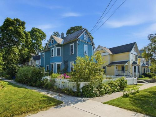 245 Loomis St, Burlington, VT, 05401-3336 | Card Image