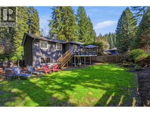 4535 Raeburn Street, North Vancouver, BC, V7G1K3 | Card Image