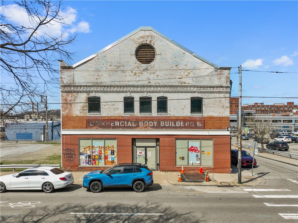 2227 Penn Ave, Pittsburgh, PA 15222