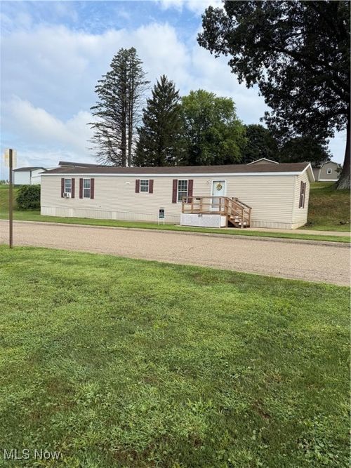 105 Rains Cir, South Zanesville, OH, 43701-6297 | Card Image