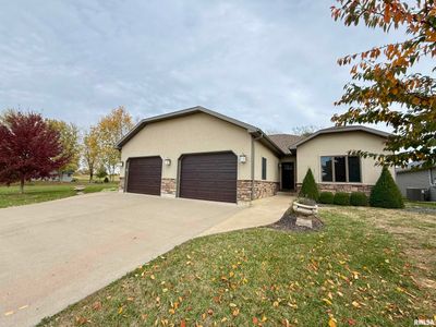 3018 Genevieve Drive, Home with 3 bedrooms, 2 bathrooms and null parking in Quincy IL | Image 2