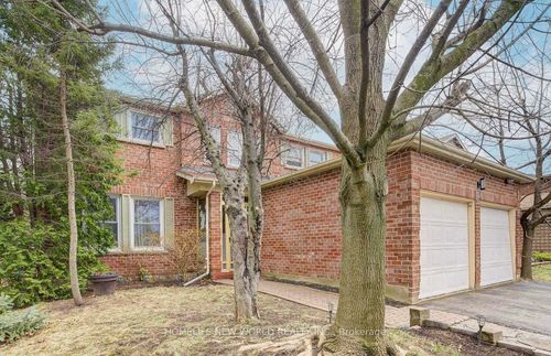 158 Murray Dr, Aurora, ON, L4G2C5 | Card Image