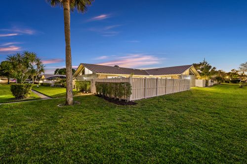 5537 Eagle Lake Dr, Palm Beach Gardens, FL, 33418-1548 | Card Image