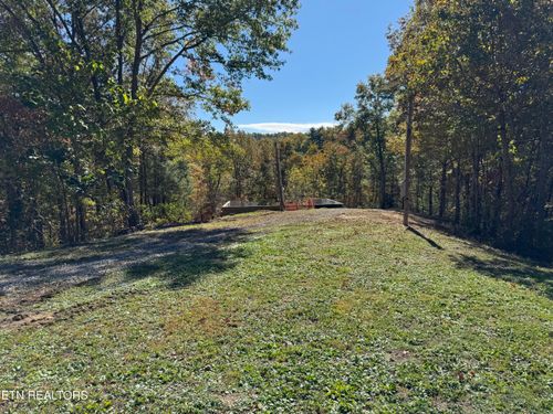 4050 Chamberlain Ln, Sevierville, TN, 37862-8104 | Card Image