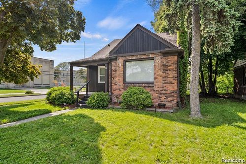 10603 Lakepointe St, Detroit, MI, 48224-2401 | Card Image