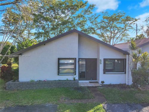 3926-3926 Arelia Dr S, Delray Beach, FL, 33445-5733 | Card Image