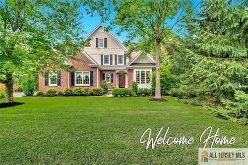 4 Danser Dr, Cranbury, NJ, 08512-3171 | Card Image