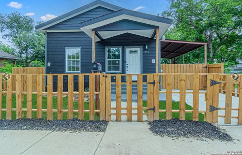 210 N San Jacinto St, San Antonio, TX, 78207-3967 | Card Image