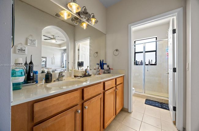 3427 W 89 Th Ter, Townhouse with 3 bedrooms, 3 bathrooms and null parking in HIALEAH FL | Image 28