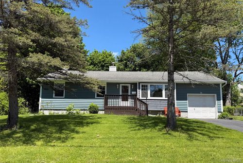18 Cambridge Dr, Red Hook, NY, 12571-1605 | Card Image