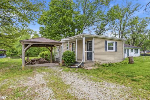 15581 Meith St, Fortville, IN, 46040-9609 | Card Image