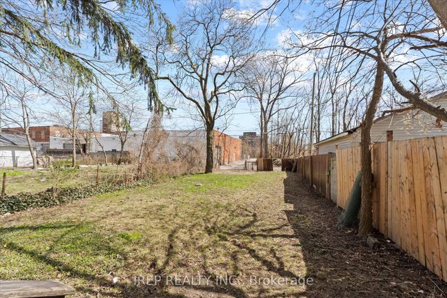 394 Crawford Ave, House other with 3 bedrooms, 1 bathrooms and 1 parking in Windsor ON | Image 16