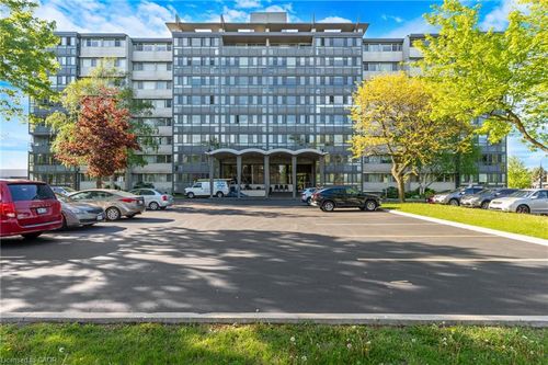 306-24 Midland Dr, Kitchener, ON, N2A2A8 | Card Image