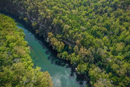 43 Moss Bend Ln, Lancaster, TN, 38569-6233 | Card Image