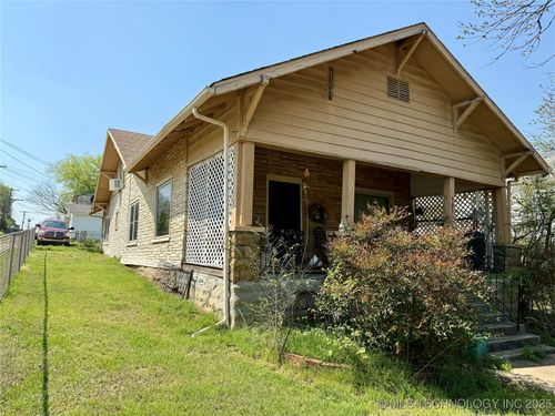 307 N 3rd St, Henryetta, OK, 74437-3213 | Card Image
