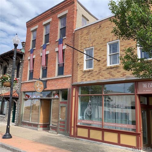 12 W Main St, Lockport, NY, 14094-3614 | Card Image
