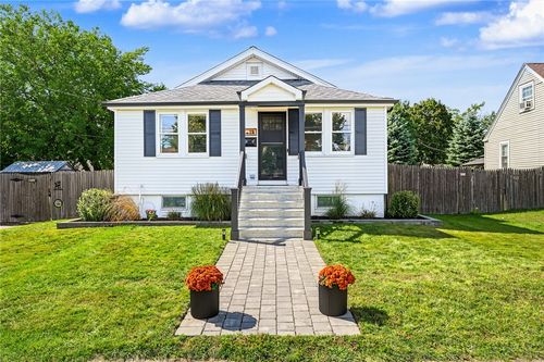 19 Anoka Road, Warwick, RI, 02888 | Card Image
