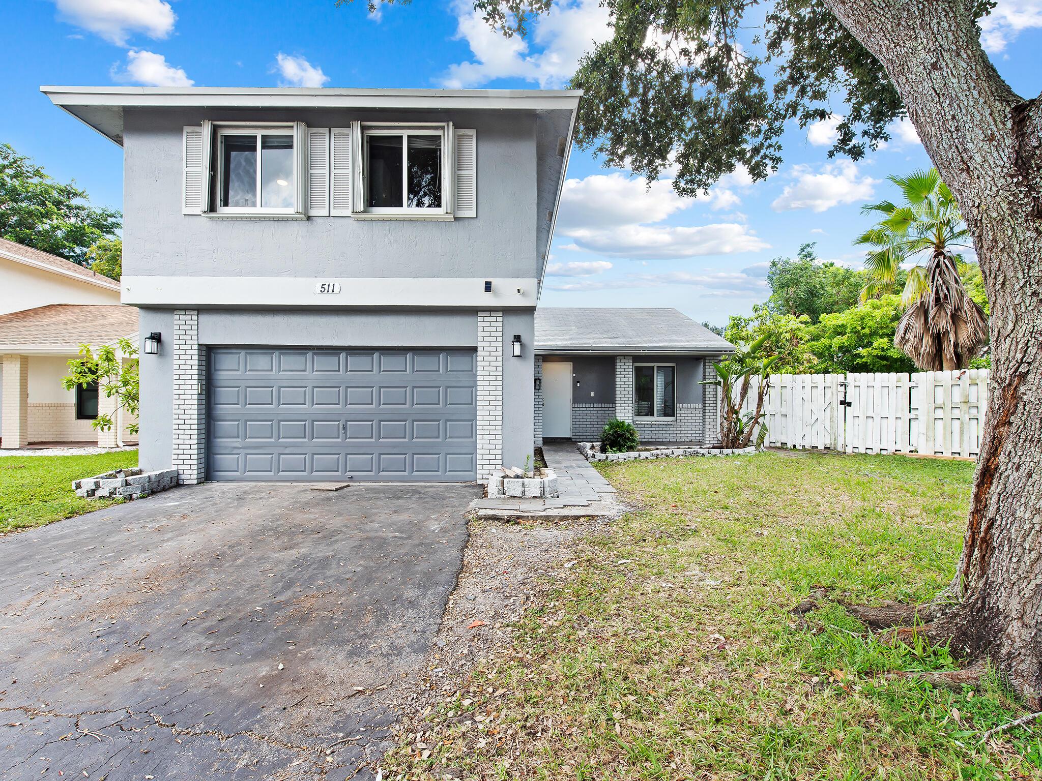 Mulberry Ln, Davie, FL 33325