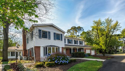 32W050 Cedar Ln, Wayne, IL, 60184-2320 | Card Image