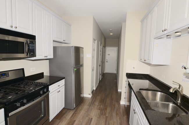 1211 Townes Cir, Townhouse with 3 bedrooms, 4 bathrooms and 2 parking in Aurora IL | Image 5