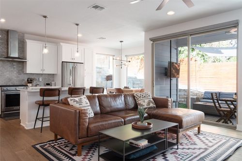 2-2906 Webberville Rd, Austin, TX, 78702-2949 | Card Image