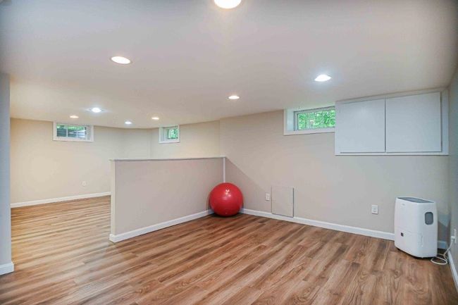 20 Old County Rd, House other with 3 bedrooms, 3 bathrooms and null parking in Cape Neddick ME | Image 25