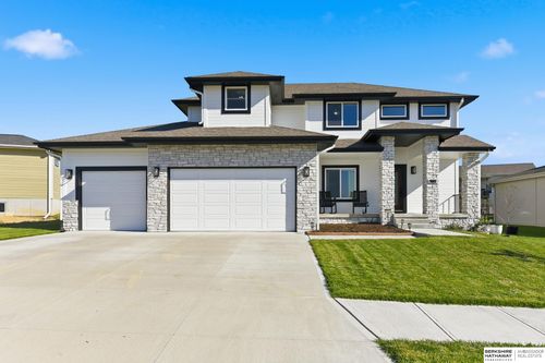 12111 S 207th St, Gretna, NE, 68028-3581 | Card Image