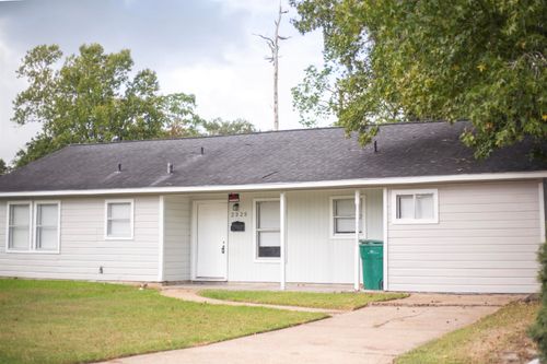 2325 Butler, Orange, TX, 77630 | Card Image
