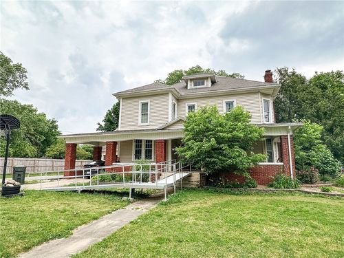 611 S Front St, Kansas, IL, 61933-9797 | Card Image