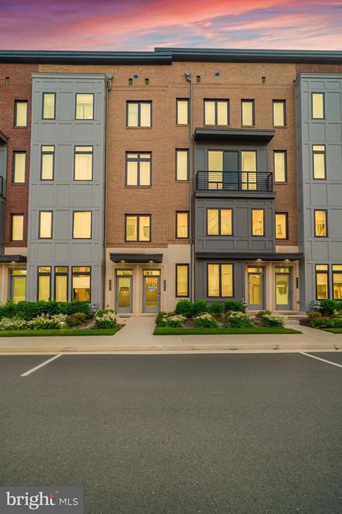 23619 Waterford Downs Ter, Ashburn, VA, 20148-6312 | Card Image