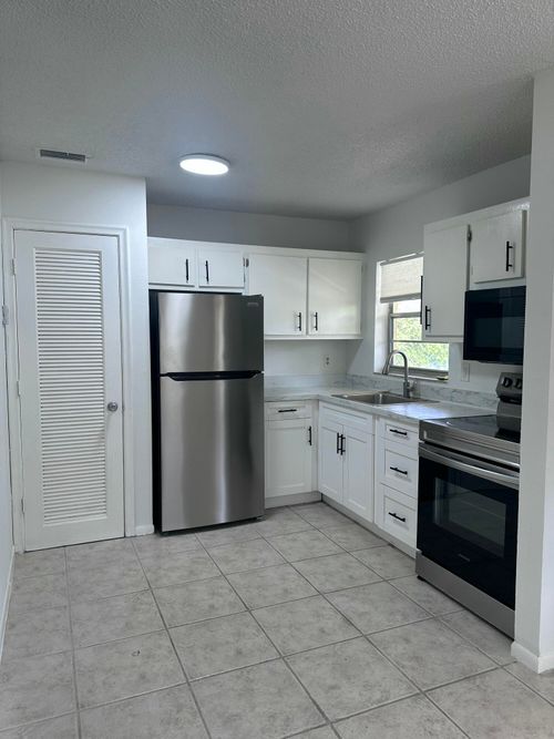719-5186 Ne 6th Ave, Oakland Park, FL, 33334-3389 | Card Image