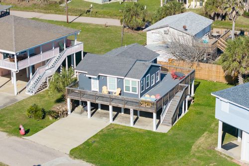 4211 Surf Dr, Galveston, TX, 77554-8820 | Card Image