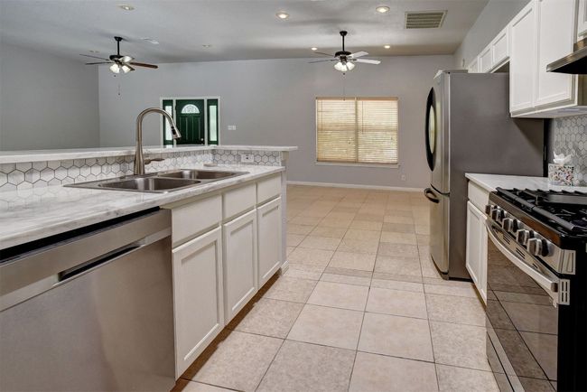 Kitchen - Dining room | Image 11