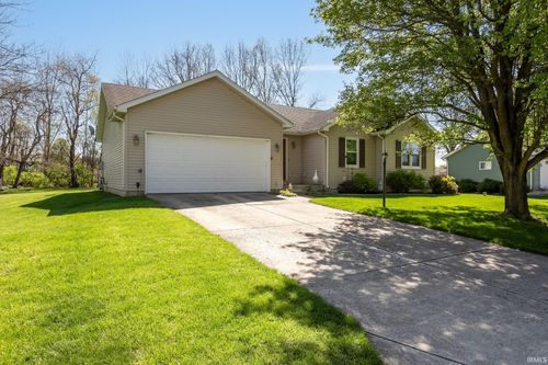 54818 Sunset Ct, Osceola, IN, 46561-9137 | Card Image