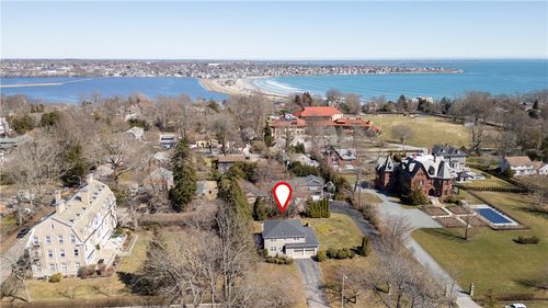 26 Red Cross Ave, Newport, RI, 02840-3353 | Card Image