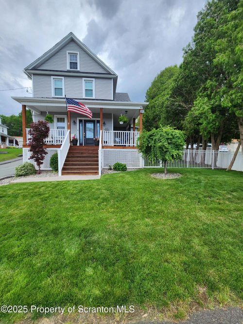 803 1st St, Peckville, PA, 18452-1525 | Card Image