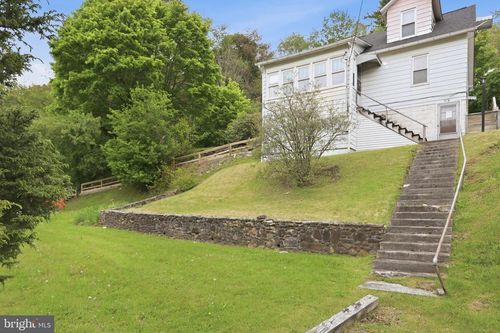 378 Spruce St, Thomas, WV, 26292-7747 | Card Image