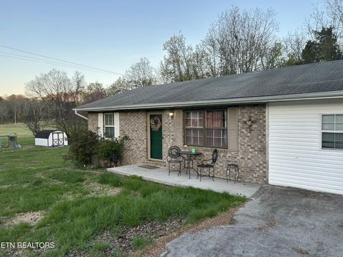 451 W Main St, Dandridge, TN, 37725-6425 | Card Image