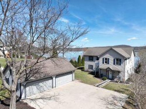 3344 Lake Drive, Hartford, WI, 53027 | Card Image